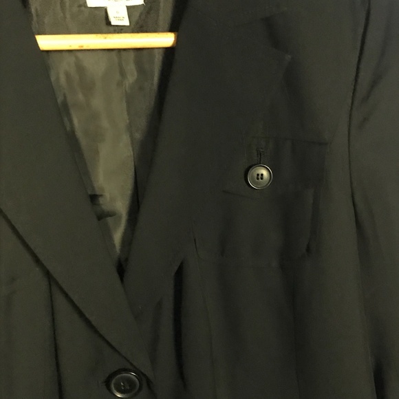 Halogen Black 3 Button Blazer Size 6 - Picture 3 of 5